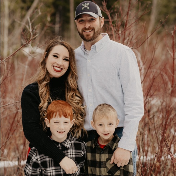 Meet your Posher, Nicole - Picture 1 of 1